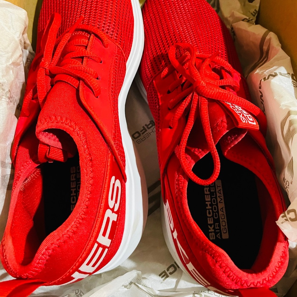 Sketchers Shoes
